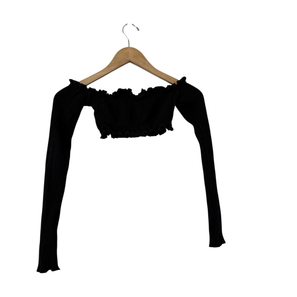 ARE YOU AM I Tiiu Black Off Shoulder Knit Crop Top - Picture 5 of 10